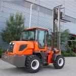 搬运车越野叉车 堆高叉车3吨叉车四驱越野叉车