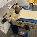 Dây chuyền tạo hình bánh ngọt lòng đỏ trứng