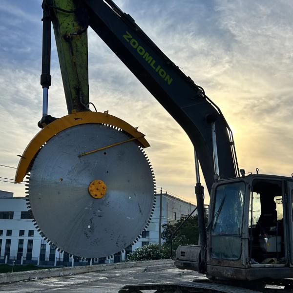 Máy cắt đá thủy lực