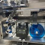 Máy dán nhãn mặt trên và mặt dưới NY-TN829C tích hợp máy in TSC