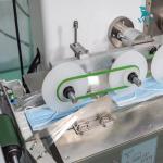 Máy làm khẩu trang y tế dùng một lần