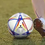 Máy sản xuất bóng đá